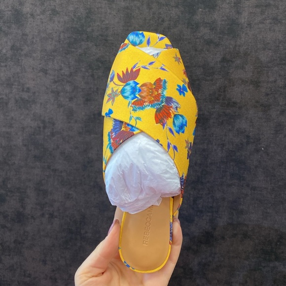 Rebecca Minkoff Anden Butterscotch Multi Yellow Floral Slip-on Sandals NEW - Picture 2 of 5